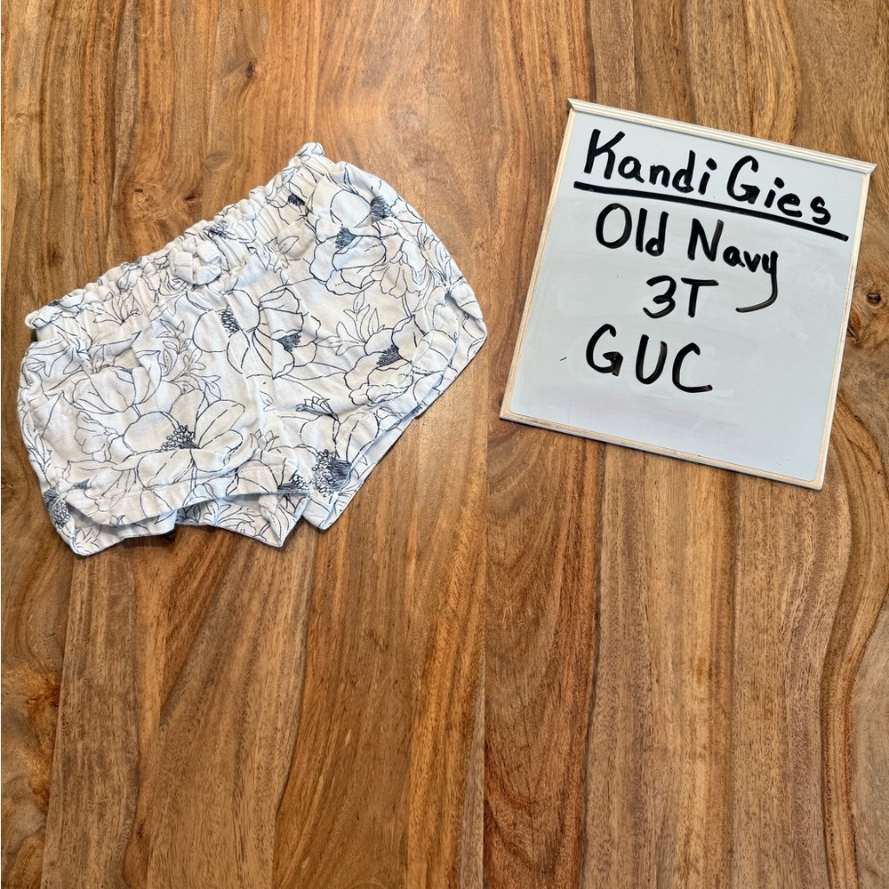 Old Navy White Floral Toddler Shorts